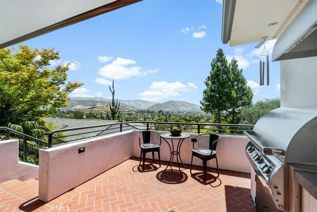 150 Los Robles Court