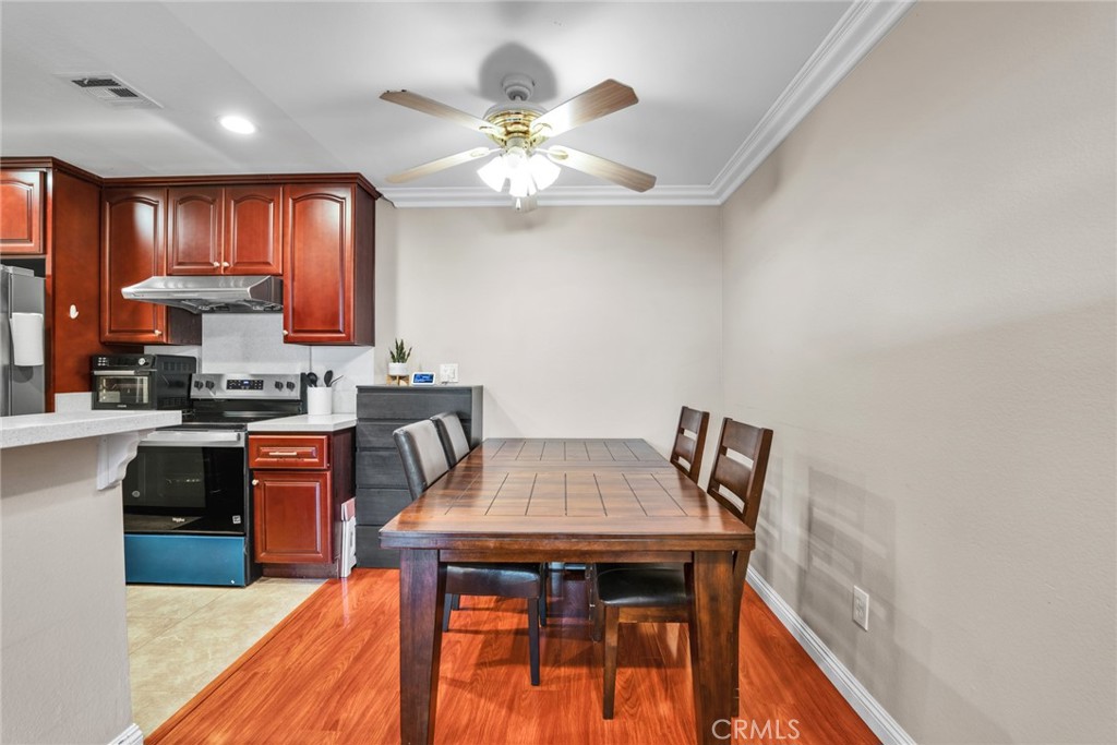 2300 S Hacienda Boulevard F5