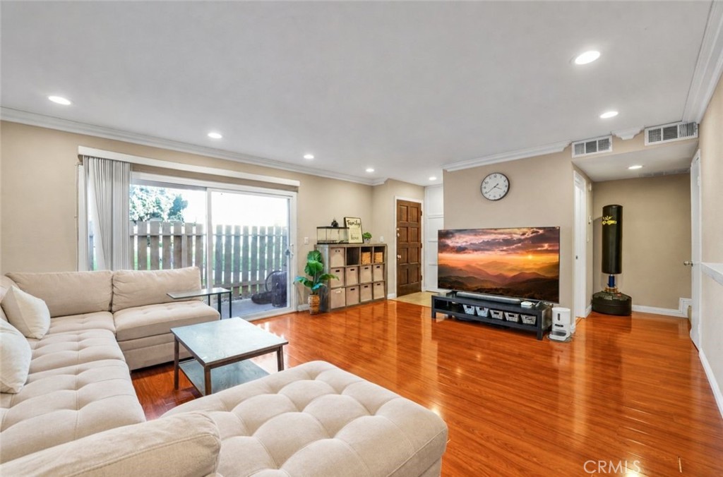2300 S Hacienda Boulevard F5