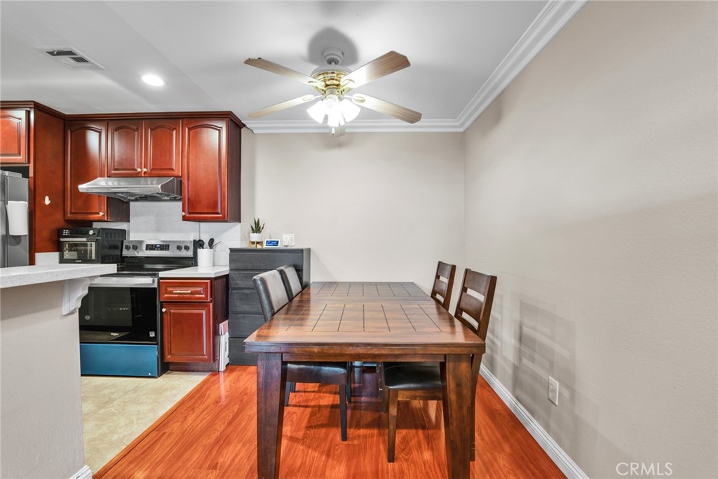 2300 S Hacienda Boulevard F5