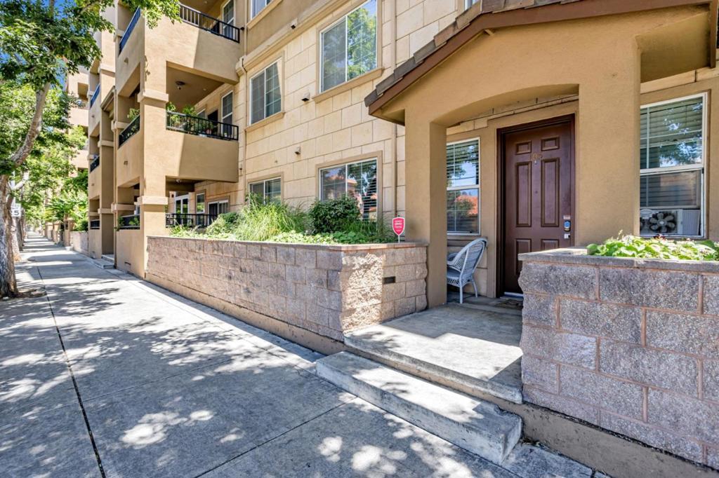 88 N Jackson Avenue 105