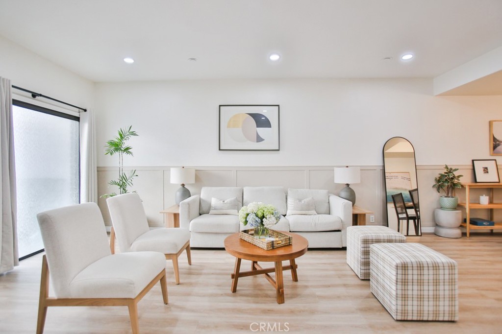 Los Caballeros (LCAB) - Residential