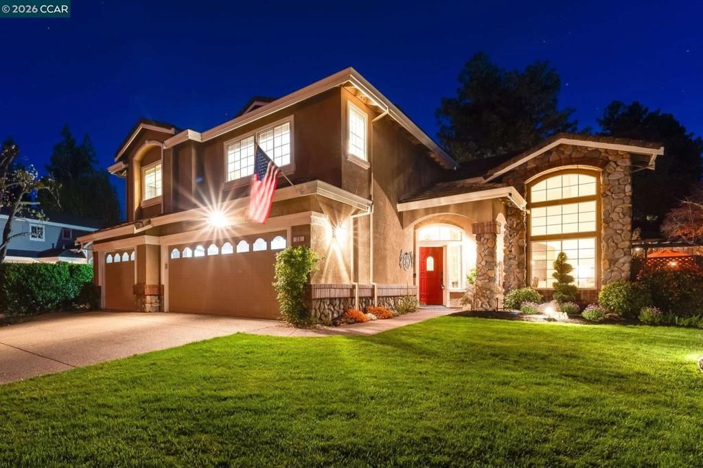 Photo of 25 Westbourne Court Ct, Danville, CA 94506 (MLS # 41127119)