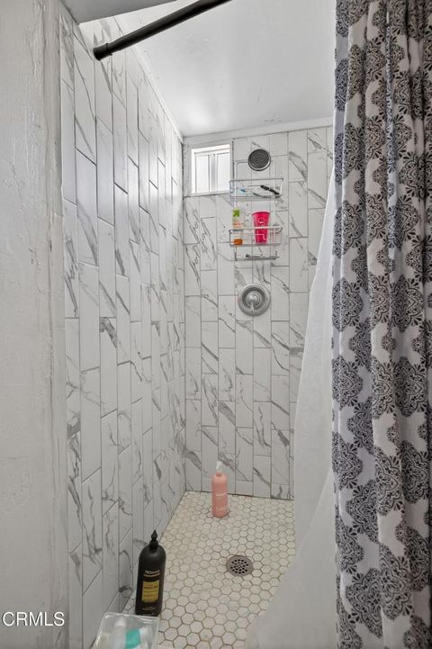 Tiny photo for 295 W Mission Avenue, Ventura, CA 93001 (MLS # V1-34605)