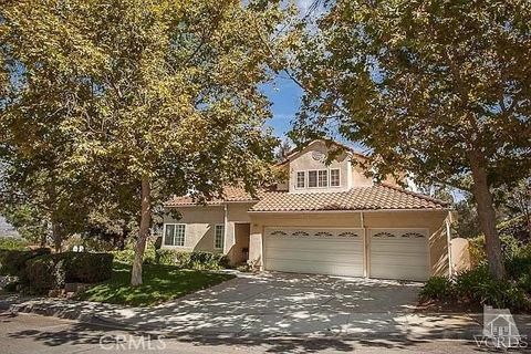 Photo of 12500 Arbor Hill St, Moorpark, CA 93021 (MLS # SR26033029)