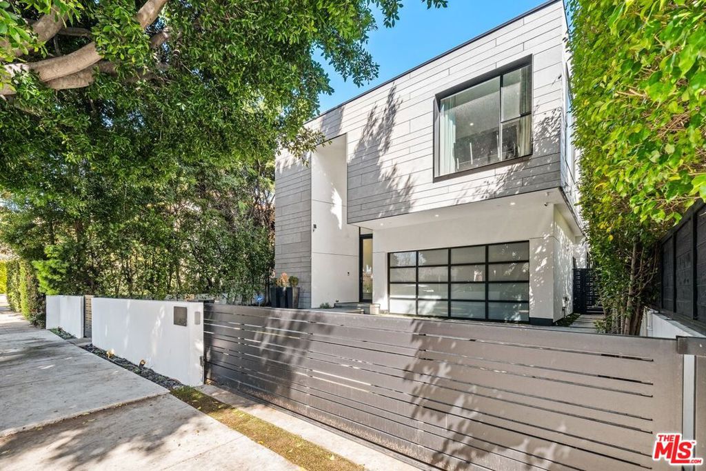 462 N Croft Avenue