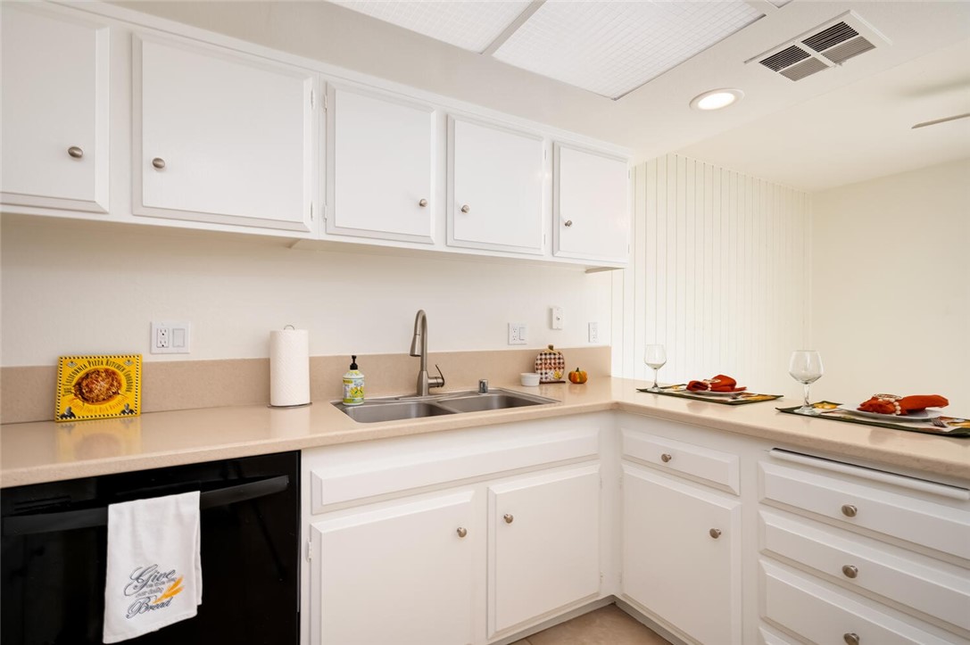 Casitas Capistrano (CT) - Residential Lease