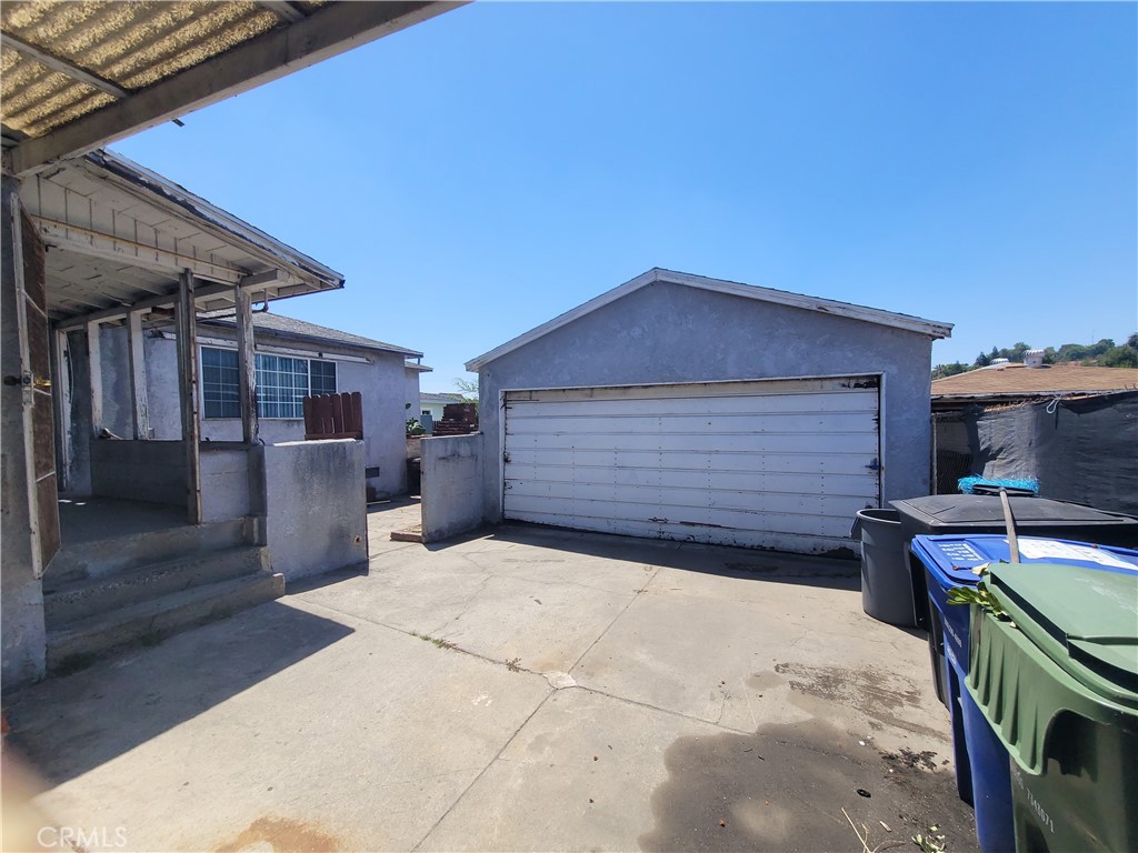 7512 Melrose