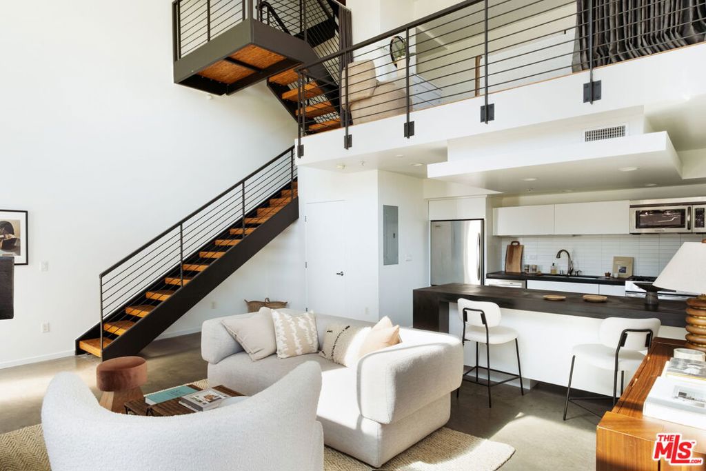 333 S Wilton Place 2