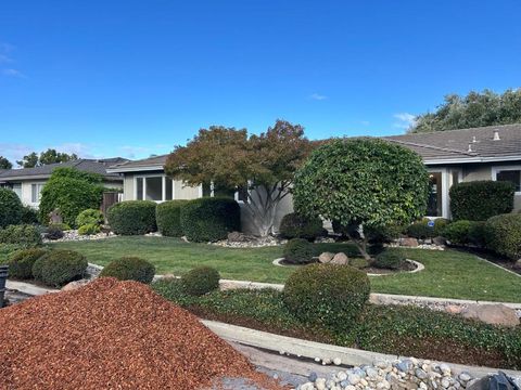 Photo of 2619 Lindentree Lane, Santa Clara, CA 95051 (MLS # ML82027942)