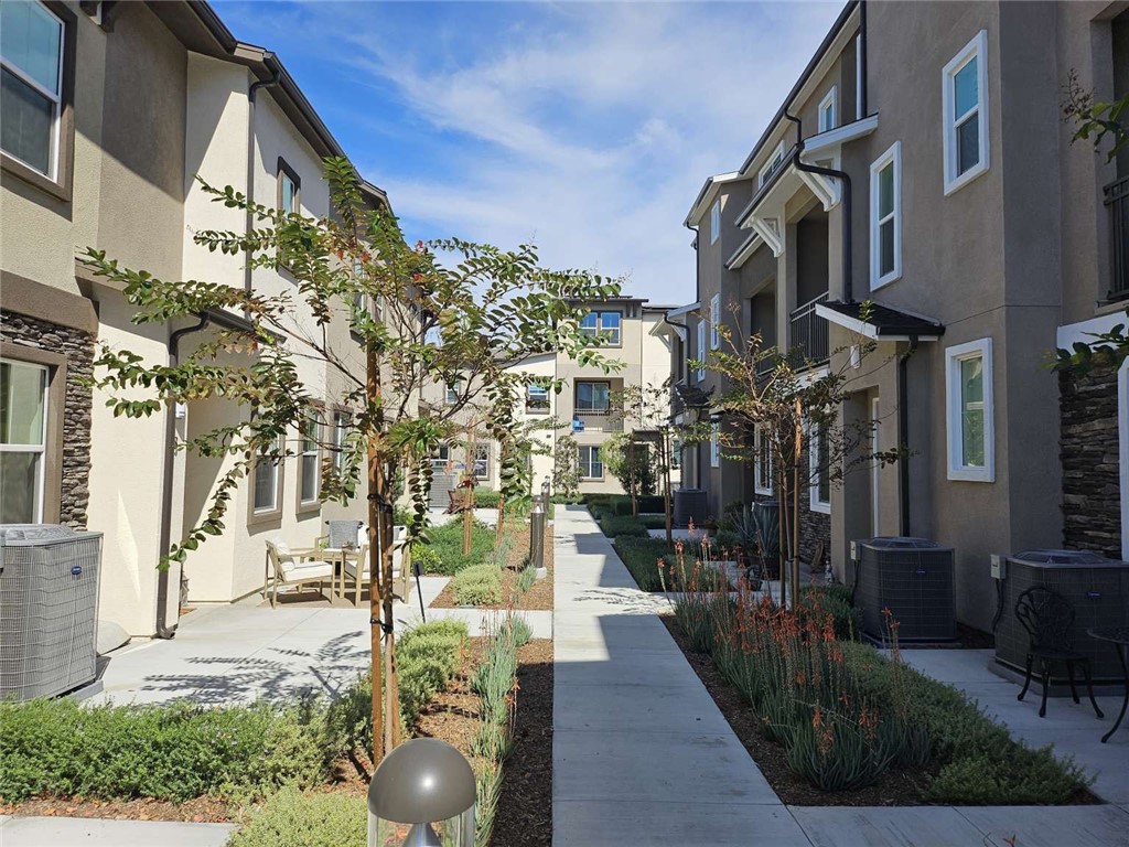 11737 Florence Avenue 6