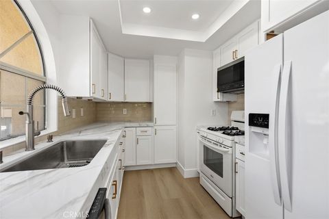 89 Alberti Aisle Irvine CA 92614