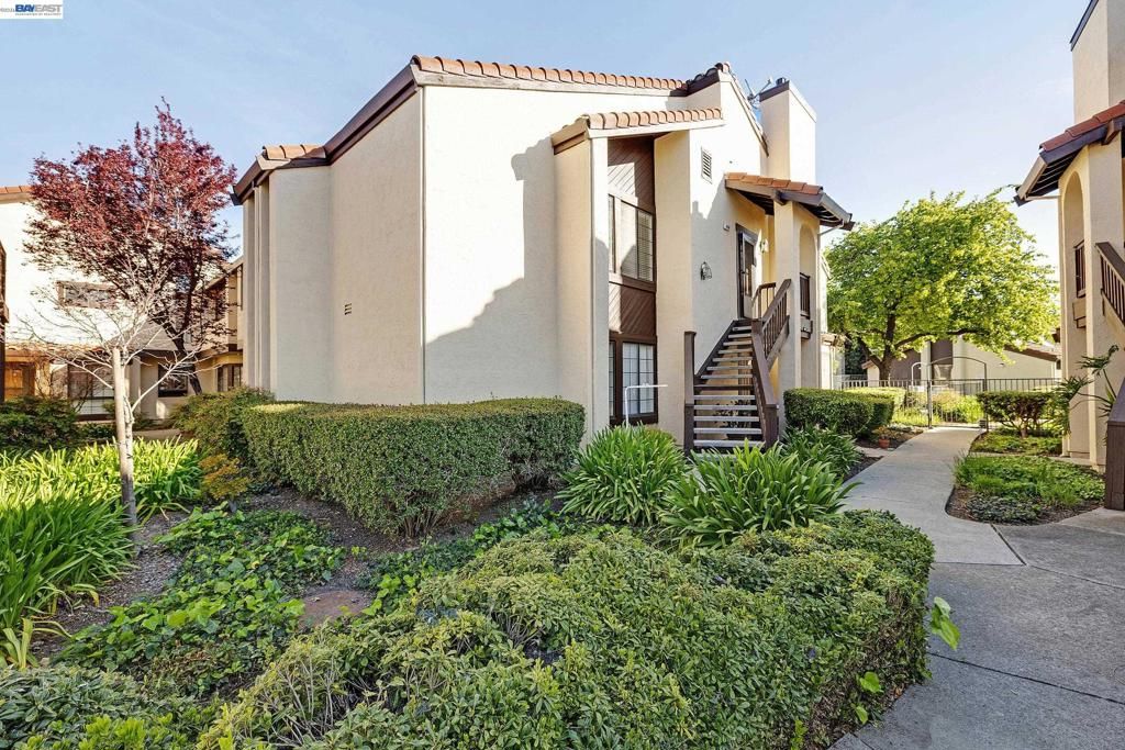 Photo of 14582 Outrigger Dr, San Leandro, CA 94577 (MLS # 41127537)