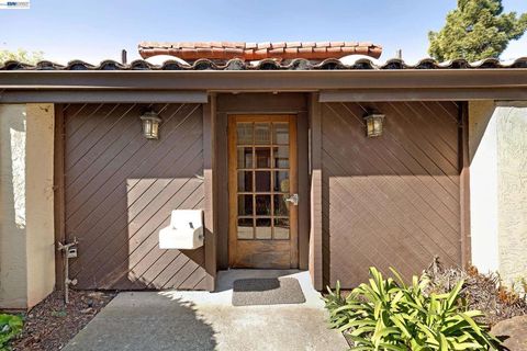 Photo of 14582 Outrigger Dr, San Leandro, CA 94577 (MLS # 41127537)