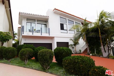 Photo of 6401 Via Baron, Rancho Palos Verdes, CA 90275 (MLS # 25618599)