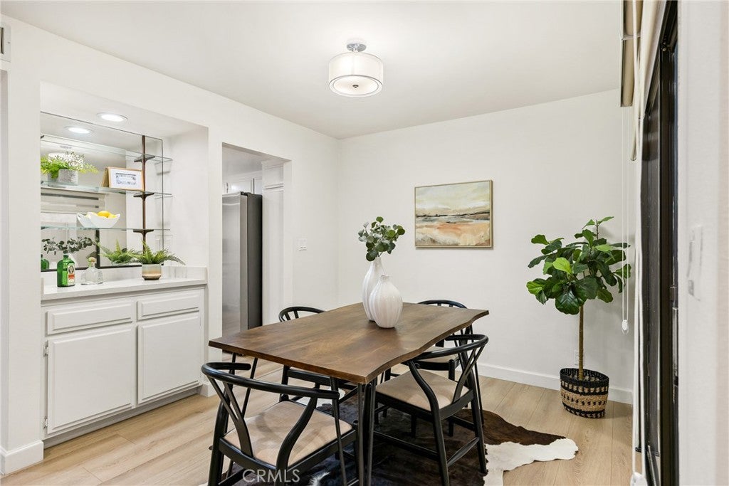 441 E San Jose 111
