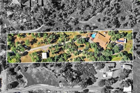 Photo of 5475 Wilkinson Ave, Clearlake, CA 95422 (MLS # LC26088910)