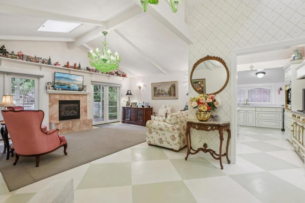 14262 Laurel Place