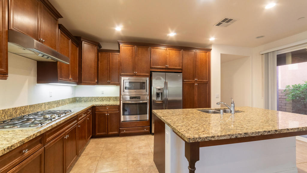570 Calle Vibrante