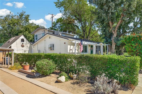 Photo of 639 Mckinley DR, Redlands, CA 92373 (MLS # IG26198894)