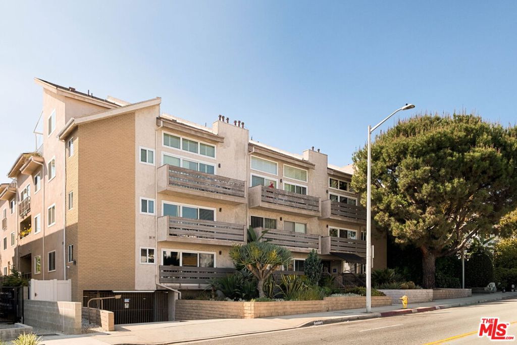 1021 N Crescent Heights Boulevard 207