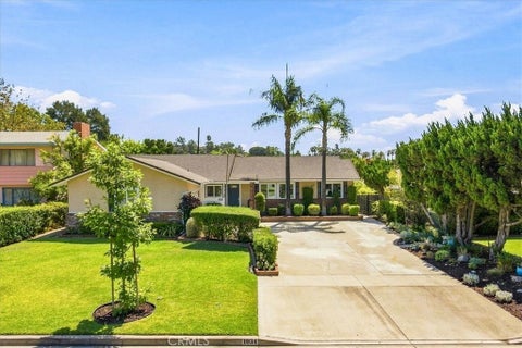 Photo of 1034 N Soldano AVE, Azusa, CA 91702 (MLS # CV26167296)