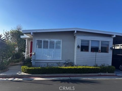 Photo of 77 Yorktown, Newport Beach, CA 92660 (MLS # CV26017120)