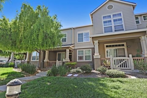 Photo of 292 Wildrose Cmn #2, Livermore, CA 94551 (MLS # ML82039308)