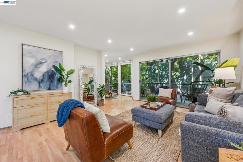 2700 Le Conte Ave 406