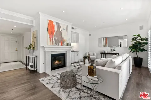 2025 S Beverly Glen Boulevard Unit 2D, Los Angeles, CA 90025 - MLS#: 25558119