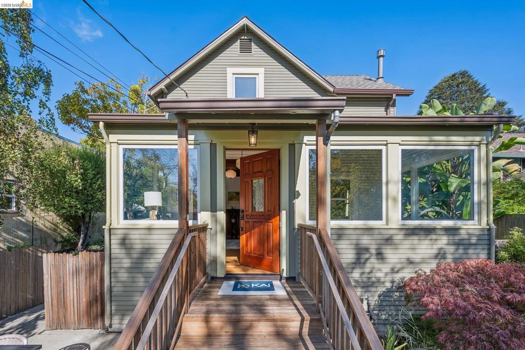 2129 Roosevelt Ave