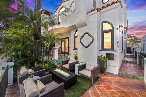 Photo of 215 Glendora Ave, Long Beach, CA 90803 (MLS # OC26037028)