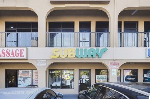 Photo of Burbank, CA 91502 (MLS # SR25257830)
