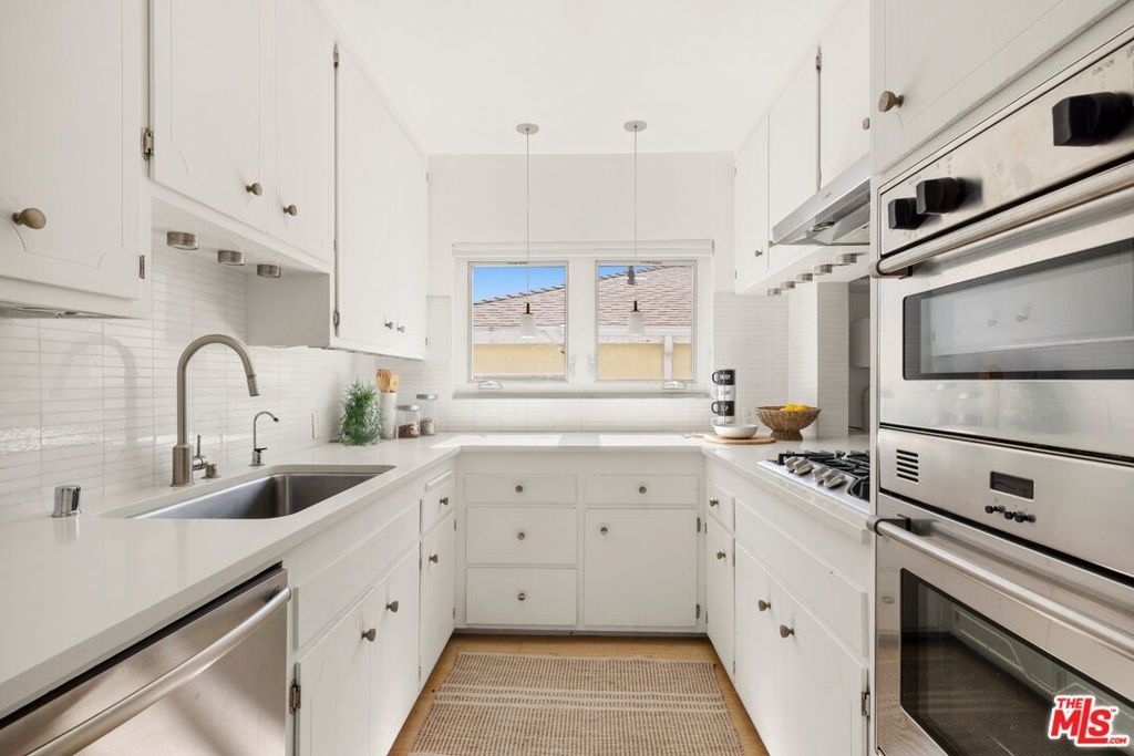 Photo of 2641 4th Street #6, Santa Monica, CA 90405 (MLS # 26667413)