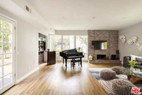 2398 Almeria Court La Jolla CA 92037