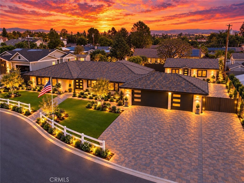 5802 Lakehaven