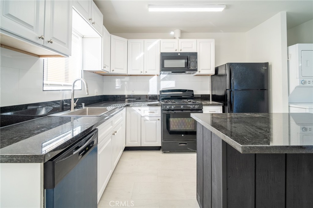 Wrigley Area (WR) - Residential Lease