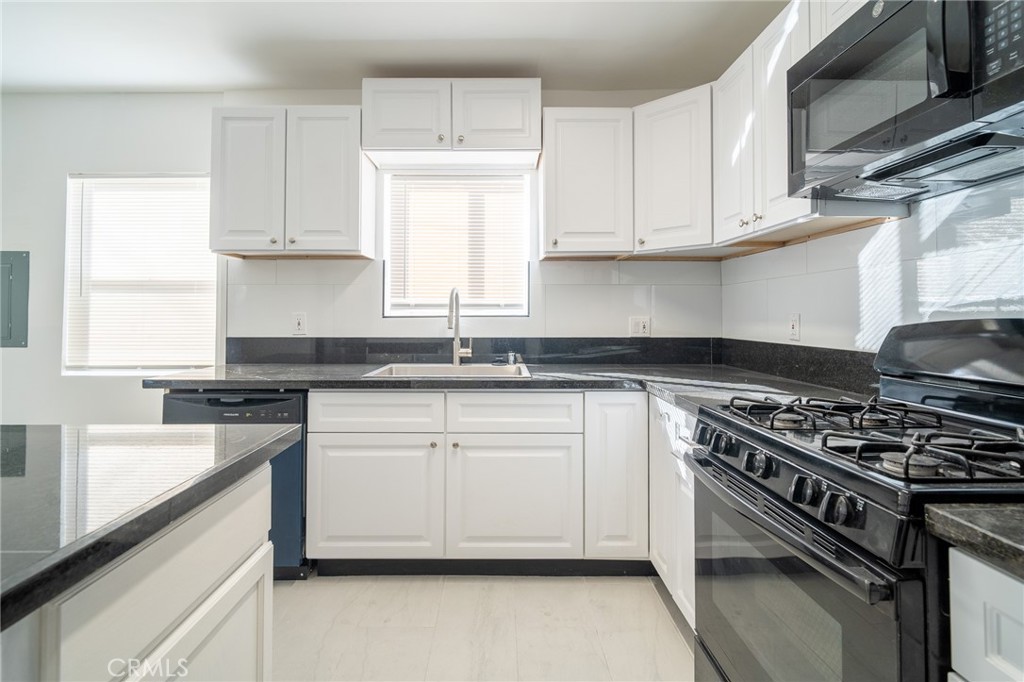 Wrigley Area (WR) - Residential Lease