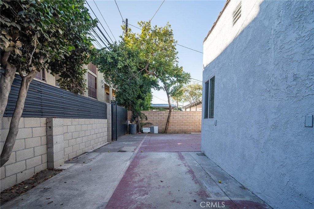 Wrigley Area (WR) - Residential Lease