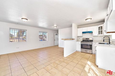 Photo of 10800 S San Pedro Street, Los Angeles, CA 90061 (MLS # 25607863)