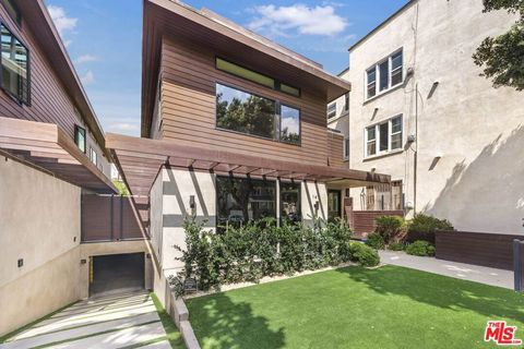 Photo of 141 Hollister Avenue, Santa Monica, CA 90405 (MLS # 25591585)