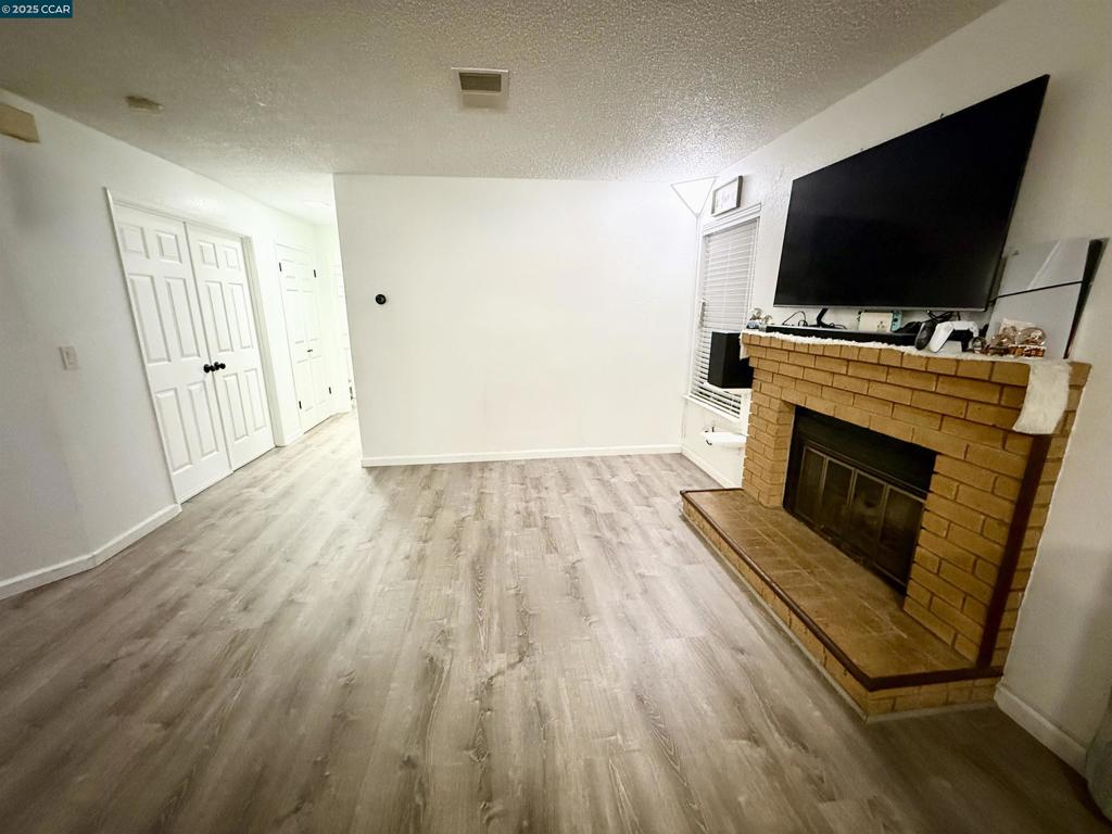 FOXBORO DOWNS - Residential