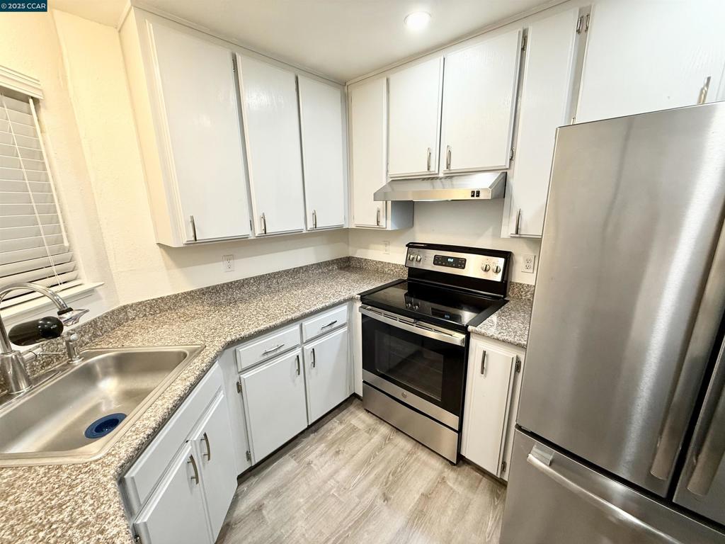 FOXBORO DOWNS - Residential