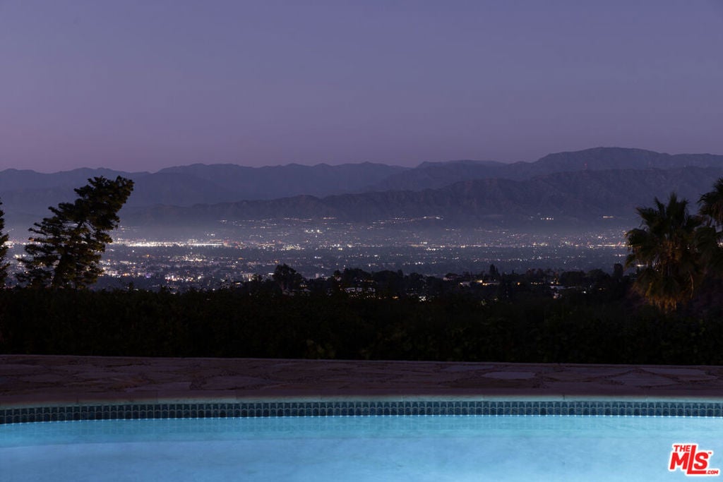 Photo of 8559 Edwin Drive, Los Angeles, CA 90046 (MLS # 26844497)