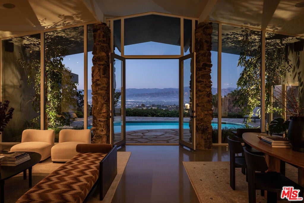 Photo of 8559 Edwin Drive, Los Angeles, CA 90046 (MLS # 26844497)