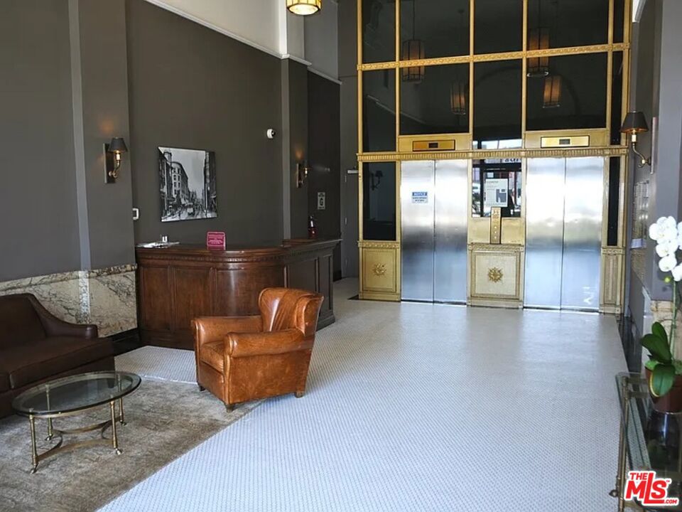 257 S Spring Street 4L