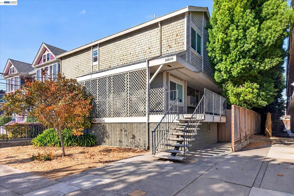 2205 San Antonio Ave F