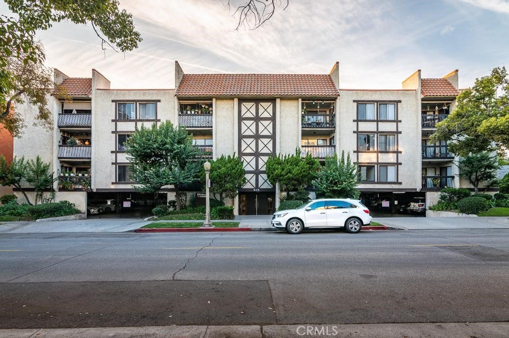 515 N Jackson Street 102