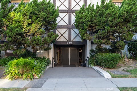 Photo of 515 N Jackson Street #102, Glendale, CA 91206 (MLS # GD26216280)