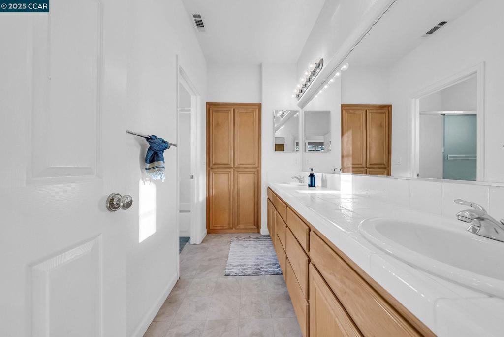 CRYSTAL RANCH - Residential